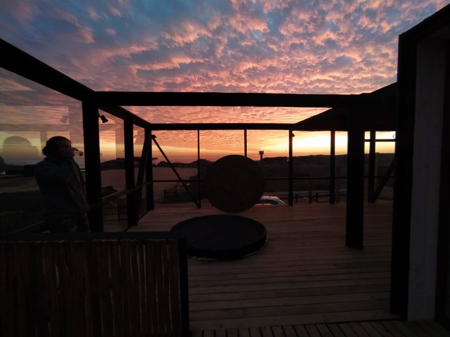 Cabaña A - Terraza con hot tub al atardecer